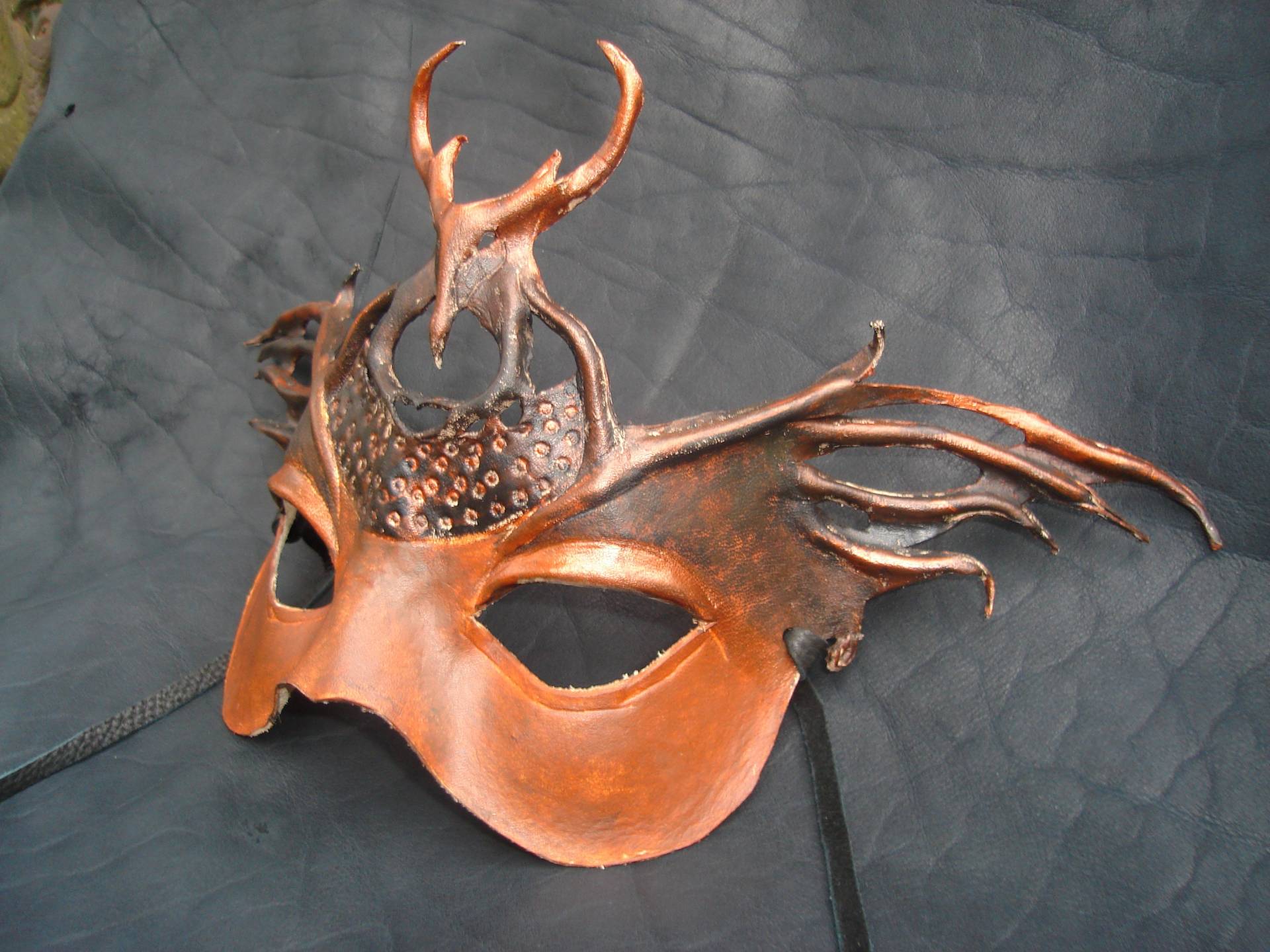 Kupferne Erdgöttin Maske Kupferne Erdgöttin Maske von huntergilliamkatgray