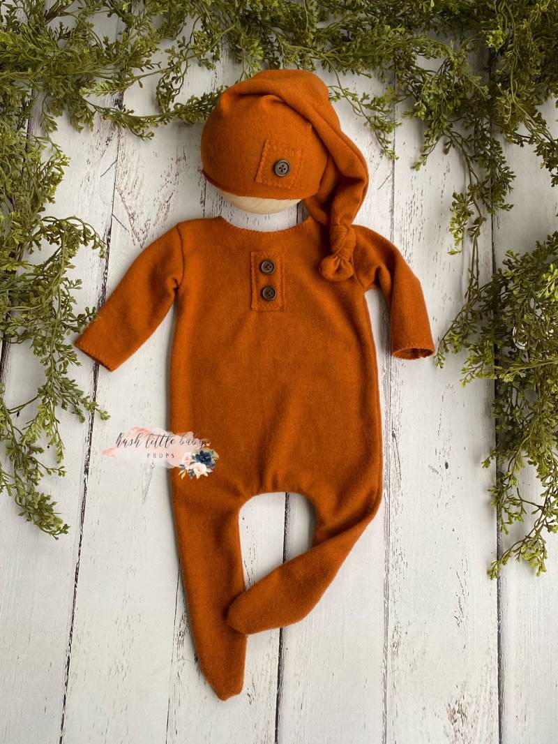 Orange Neugeborener Strampler & Schlafmütze Photo Prop Orange Neugeborener Strampler & Schlafmütze Photo Prop von hushlittlebabyprops