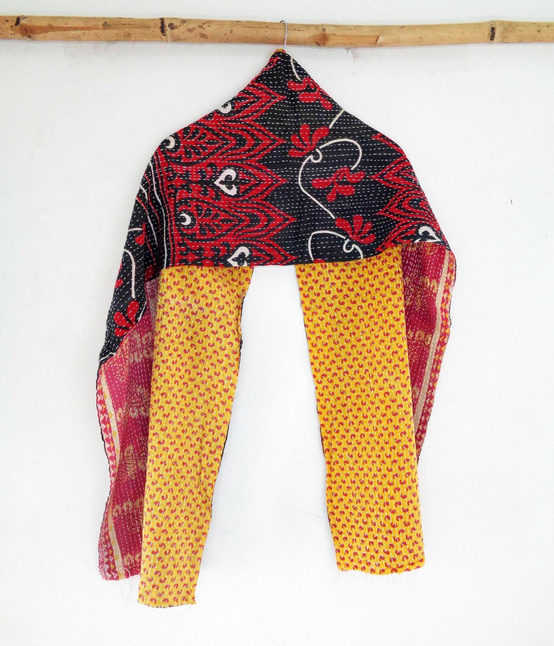 Baumwoll-Kantha-Schal Handgesteppte, Bestickte Halsverpackung Baumwoll-Kantha-Schal Handgesteppte, Bestickte Halsverpackung von hutse