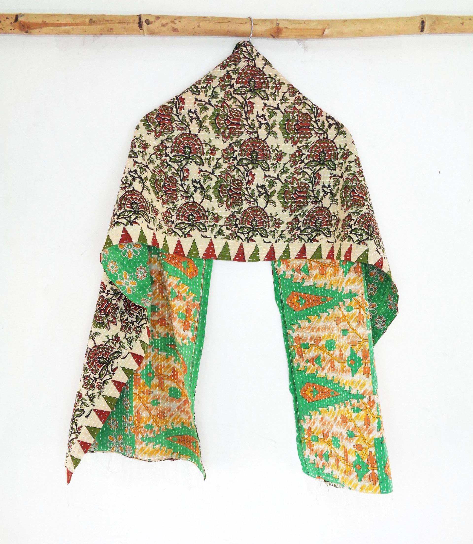 Handgefertigter Baumwoll-Kantha-Schal Bestickte Blumen-Umhängekordel Handgefertigter Baumwoll-Kantha-Schal Bestickte Blumen-Umhängekordel von hutse