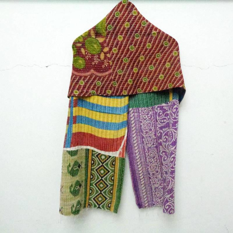 Handgefertigter Kantha Schal Aus Baumwolle Wendbarer, Bestickter Hals-Wrap Handgefertigter Kantha Schal Aus Baumwolle Wendbarer, Bestickter Hals-Wrap von hutse