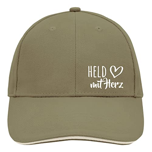 HUURAA Cappy Mütze Held mit Herz Unisex Kappe Olive/Beige mit Motiv für die tollsten Menschen Geschenk Idee für Freunde und Familie von HUURAA