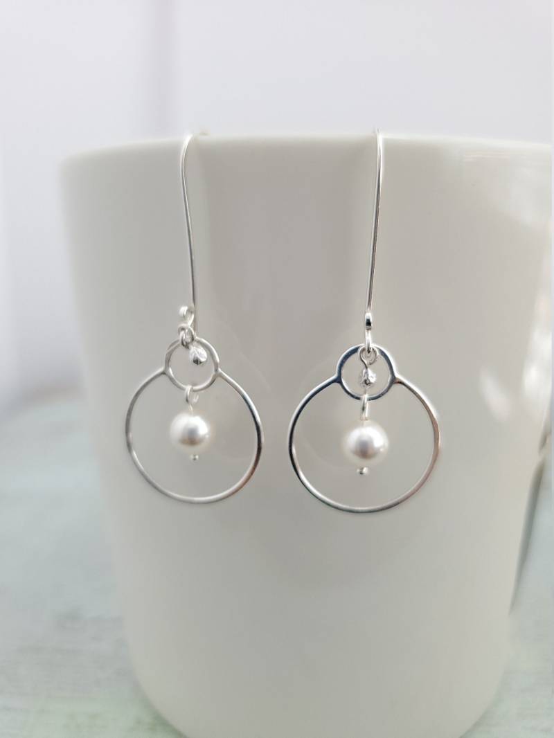 Gehämmerte Hoop Perle Baumeln Ohrringe Sterling Silber Minimalist Schmuck Gehämmerte Hoop Perle Baumeln Ohrringe Sterling Silber Minimalist Schmuck von iAMattitude