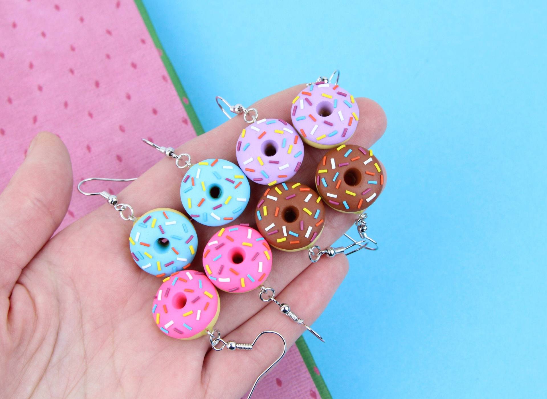 Heiße Rosa Donut Ohrringe, Geschenk Für Kinder, Schokolade Schmuck, Miniatur-Essen-Ohrringe von iCutiePie