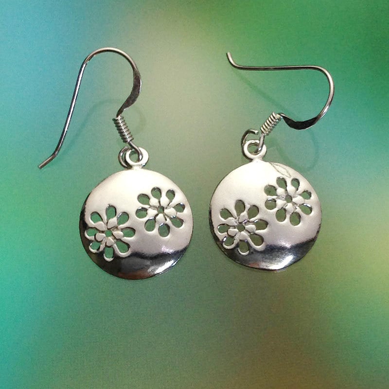925 Massiv Sterling Silber Blumenkreis Ohrringe-Kleine Blume Scheibe-Poliert-Ohrringe 925 Massiv Sterling Silber Blumenkreis Ohrringe-Kleine Blume Scheibe-Poliert-Ohrringe von iGiftJewelry