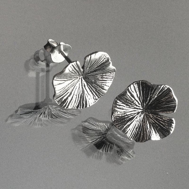 925 Massive Sterling Silber Lotusblatt Ohrringe/Lotus Ohrringe/Oxidiert/Blumenschmuck/Oxidierte Ohrstecker 925 Massive Sterling Silber Lotusblatt Ohrringe/Lotus Ohrringe/Oxidiert/Blumenschmuck/Oxidierte Ohrstecker von iGiftJewelry