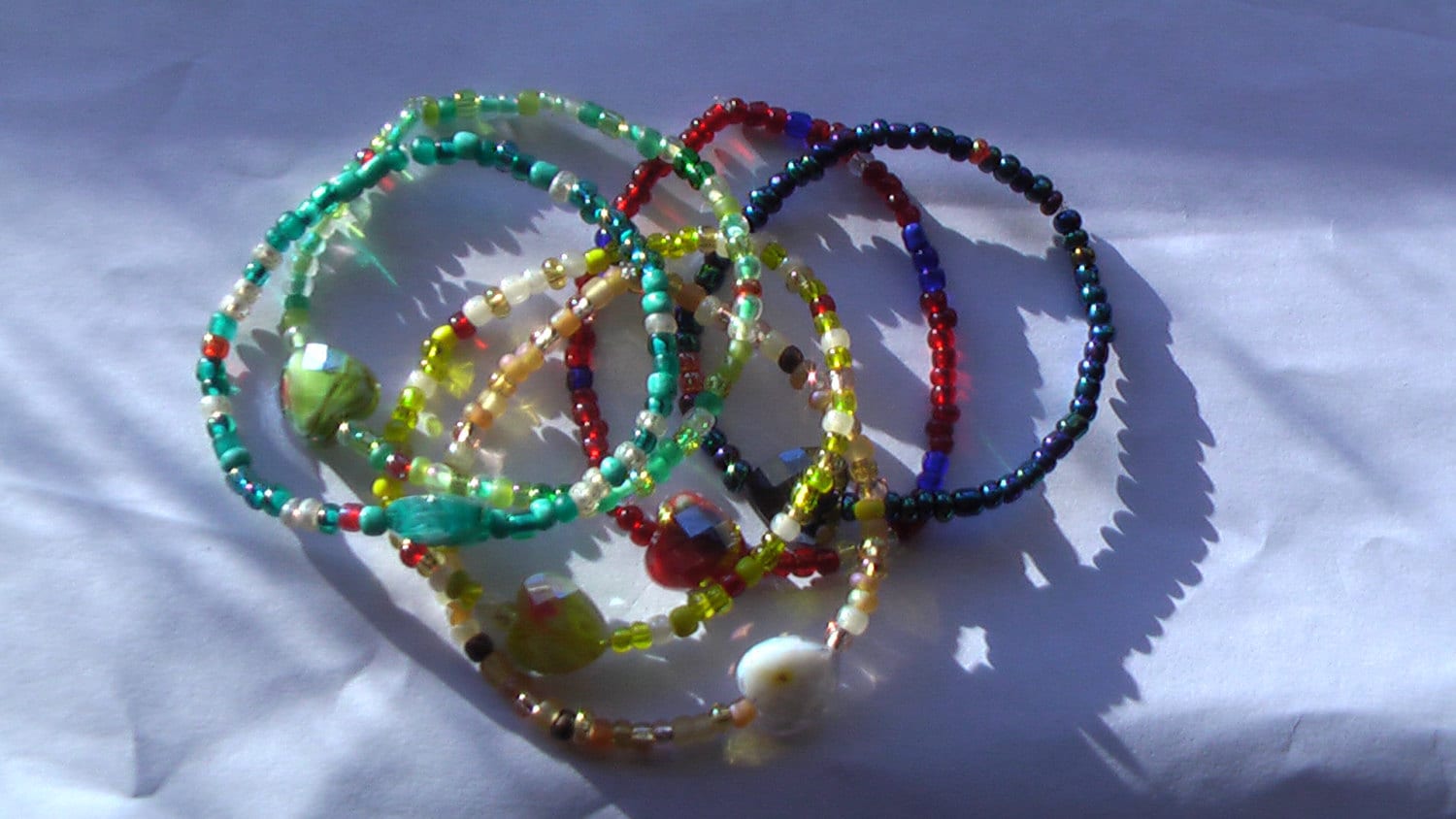 6 Herzarmbänder von iLLstyles