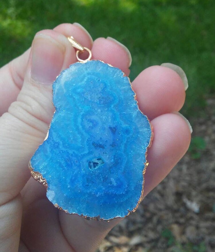 Blaue Solar Quarz Anhänger Halskette von iLLstyles