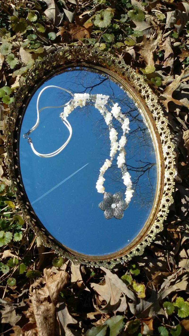 Blumen-Anhänger, Mit Mondstein Und Labradorit Steine Perlen von iLLstyles