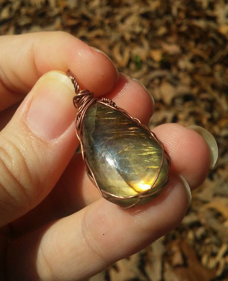 Bunte Labradorit Wire Wrap Anhänger Halskette von iLLstyles