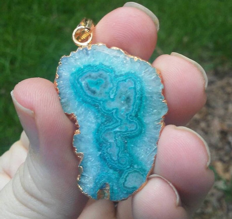 Hellgrüne Halskette Mit Solar Quarz Anhänger von iLLstyles