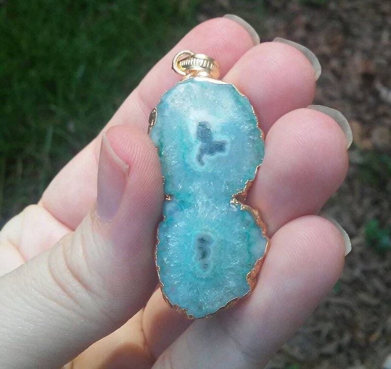 Hellgrüne Halskette Mit Solar Quarz Anhänger von iLLstyles