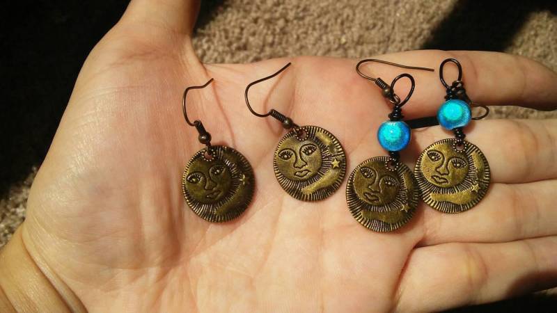 Mond Ohrringe von iLLstyles