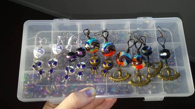 Nicht Von Dieser Welt. Alien Und Ufo Ohrringe. 5 Verschiedene Stile Zur Auswahl von iLLstyles