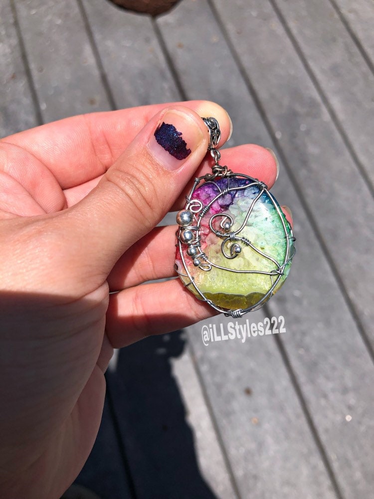 Schmetterling Regenbogen Quarz Kristall Anhänger Halskette. Wire Wrapped // Wrap Schmetterling Regenbogen Quarz Kristall Anhänger Halskette. Wire Wrapped // Wrap von iLLstyles