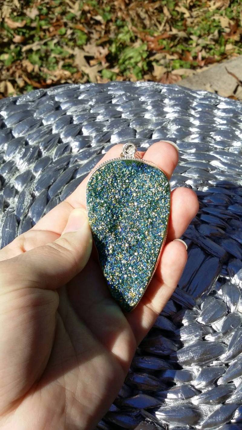 Schwarz Regenbogen Titan Druzy, Silber Anhänger Halskette von iLLstyles