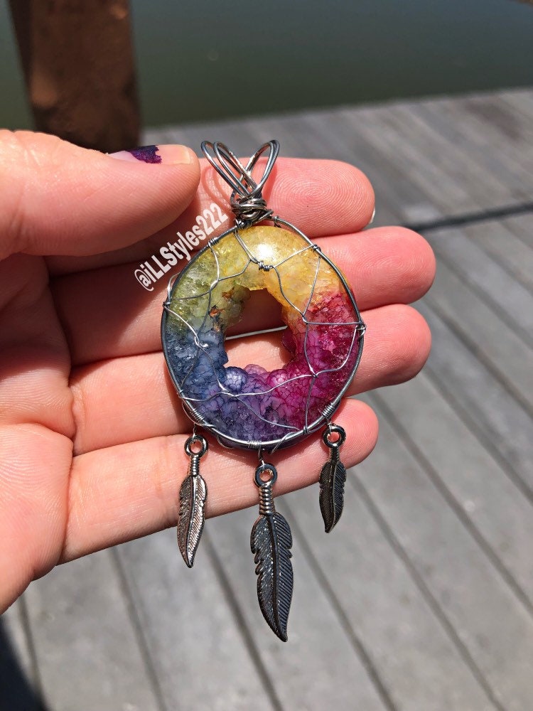 Traumfänger Regenbogen Solar Quarz Anhänger Halskette. Wire Wrap // Wrapped von iLLstyles