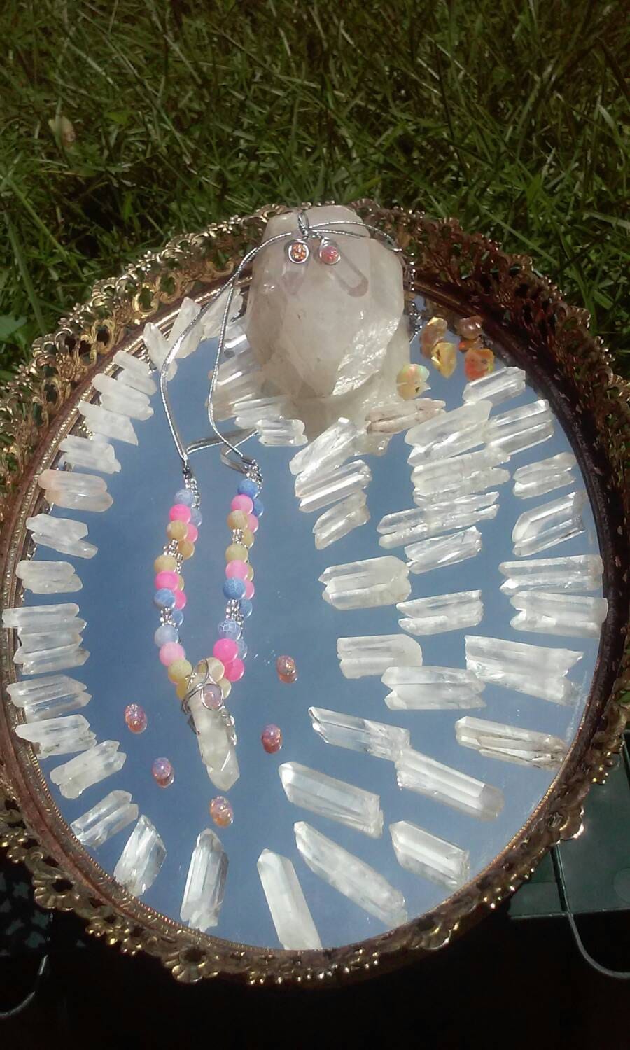 Wunderschöner Opal Anhänger Mit Klaren Kristallen Und Achat Perlen von iLLstyles