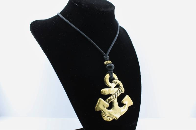 Jacky De G - Vintage Goldener Anker Seil Anhänger Halskette/1980Er Jahre Maritimer Chic Schmuck Jacky De G - Vintage Goldener Anker Seil Anhänger Halskette/1980Er Jahre Maritimer Chic Schmuck von iPomeeVintage