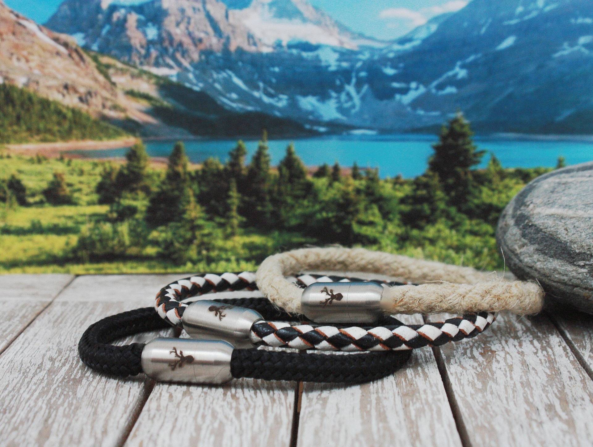 Armband Für Wanderfreunde, Paracord O. Leder, Div. Farben, Mit Gravur Hirsch, Herrenarmband, Geschenk Wandern, Platzhirsch von iTuepfelSchmuck