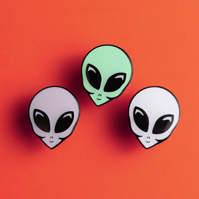 Roswell Alien Pin Badge von iamtiredofearth