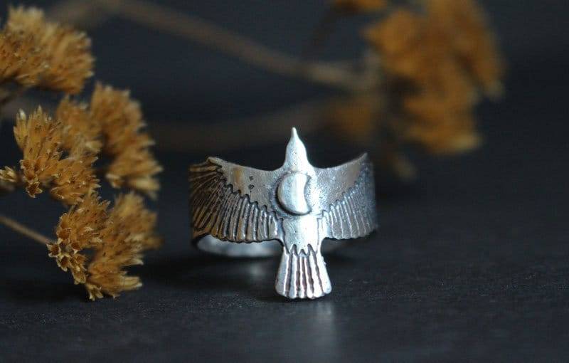 Silberner Krähenring - Tier Vogel Mondring Halbmond Schwarz Symbol Flügel Nacht Folge Deinem Schicksal von iatzil