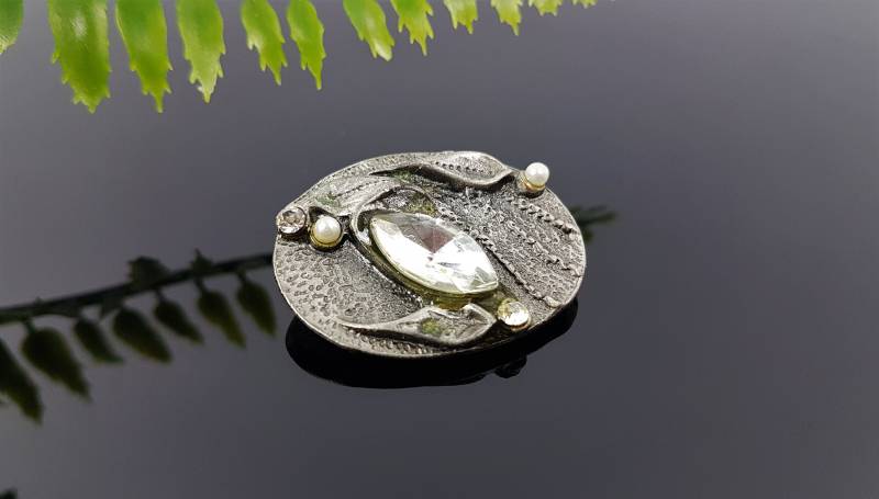 Vintage Brosche Aus Metall in Silber - Farbe Modeschmuck Nachlass 60-Er/70-Er Jahre von ibkas