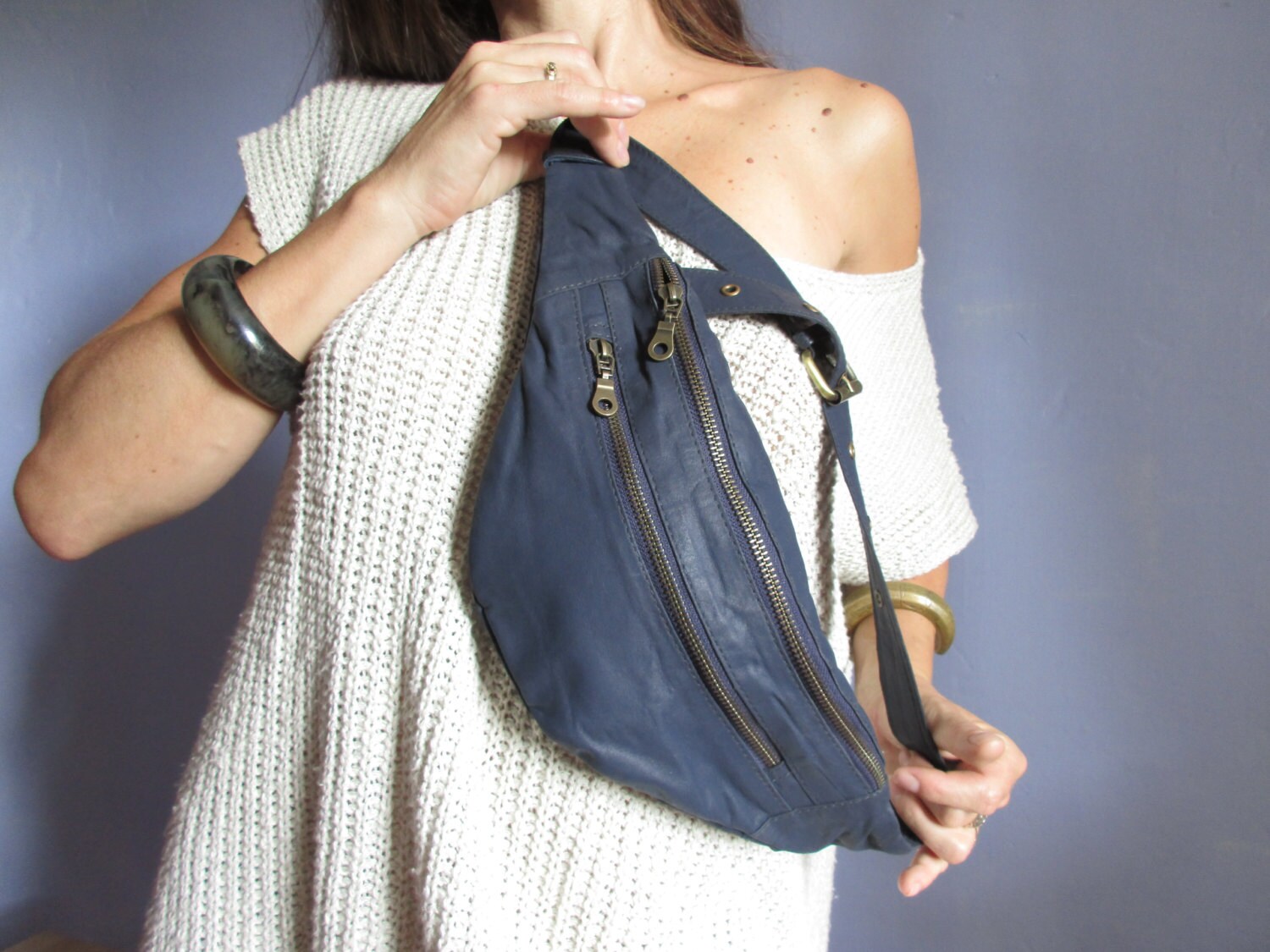 Blaue Ledergürteltasche Blaue Ledergürteltasche von ibogaskin