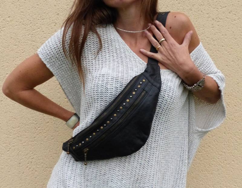 Urbane Gürteltasche Mit Nieten, Schwarzes Leder, Schmucktasche Urbane Gürteltasche Mit Nieten, Schwarzes Leder, Schmucktasche von ibogaskin