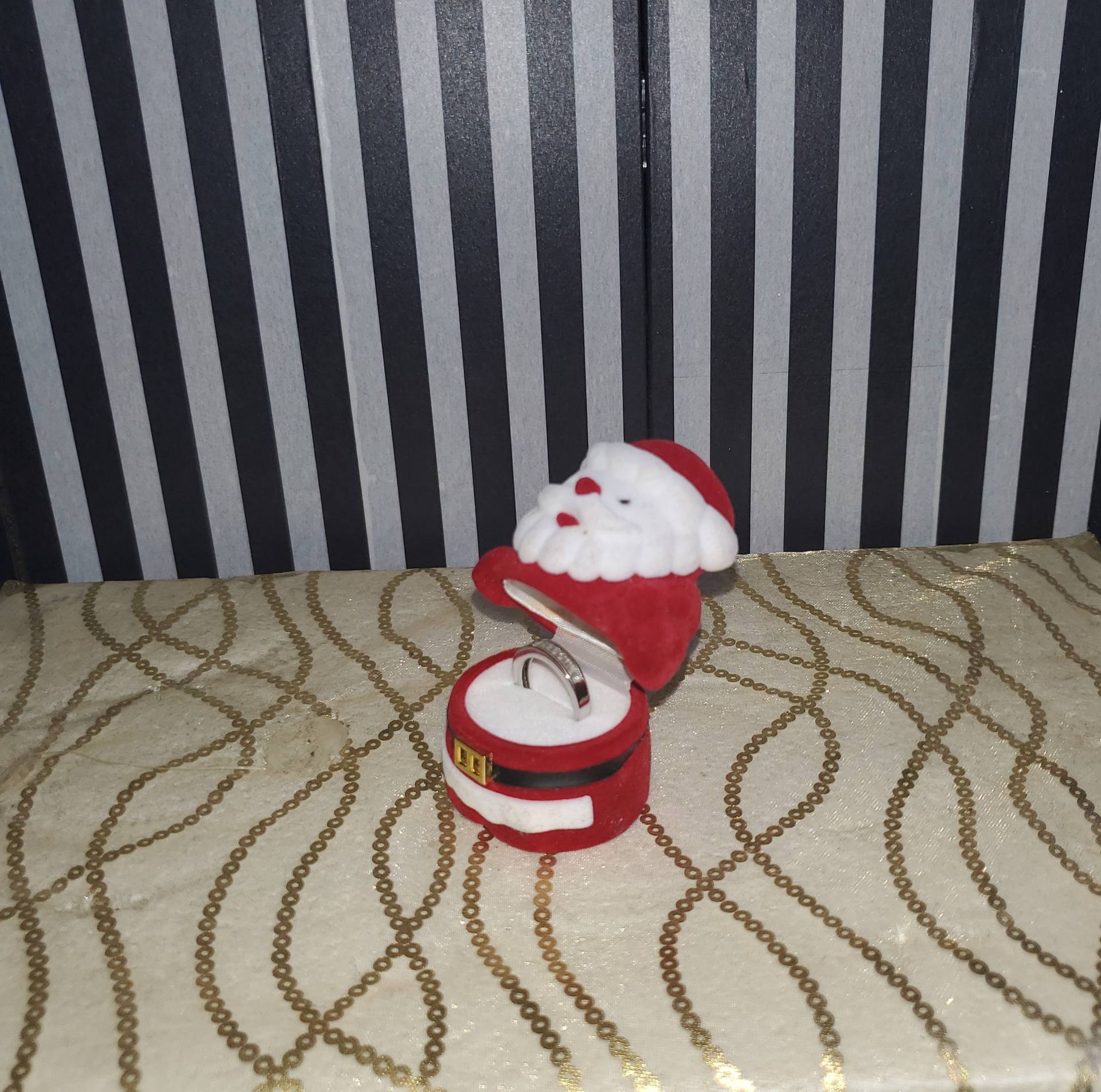 Neue Neuheit Weihnachten Ornament Weihnachtsmann Einzigartige Fancy Rot Weiß Samt Verlobungsring Geschenk Box Hochzeit Urlaub Vorschlag Ohrringe von iboxnyc