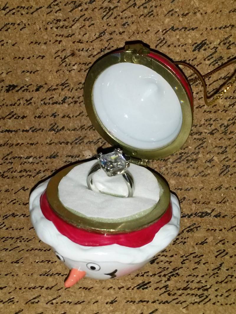 Neuheit Weihnachten Porzellan Ball Schneemann Ornament Hängen Einzigartige Phantasie Verlobung Ring Box/Hochzeit Band Urlaub Vorschlag Neuheit Weihnachten Porzellan Ball Schneemann Ornament Hängen Einzigartige Phantasie Verlobung Ring Box/Hochzeit Band Urlaub Vorschlag von iboxnyc