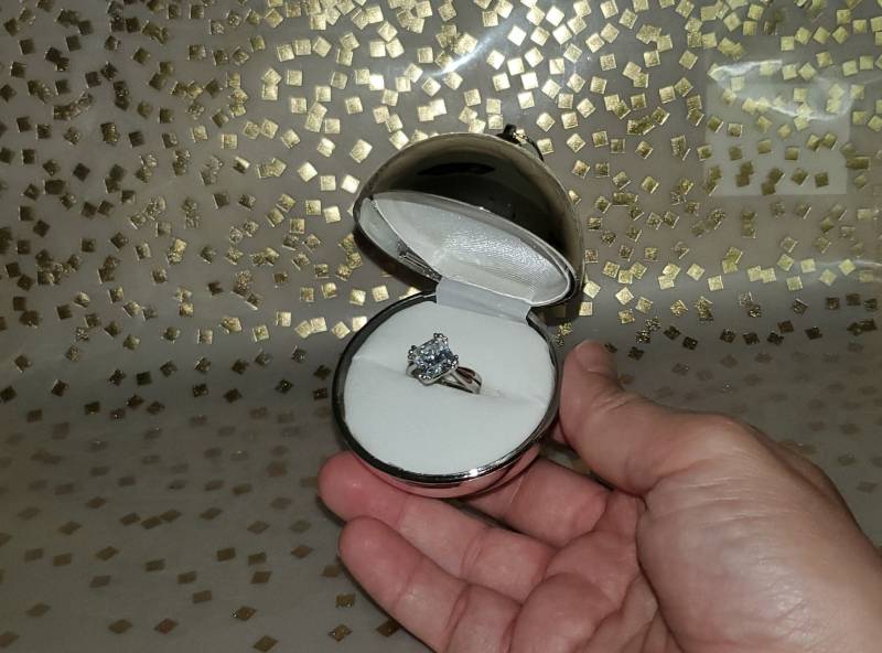 Neuheit Weihnachten Silber Ball Ornament Hängen Einzigartige Phantasie Ohrstecker Ohrringe Geschenk Box Versprechen Ring/Ehering Urlaub Vorschlag von iboxnyc