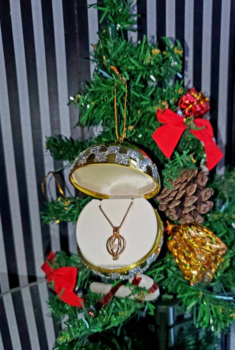 Neuheit Weihnachtskugel Ornament Hängen Einzigartige Phantasie Manschettenknöpfe Ohrringe Geschenk Box Urlaub Geschenkbox Weiß/Black Velvet von iboxnyc