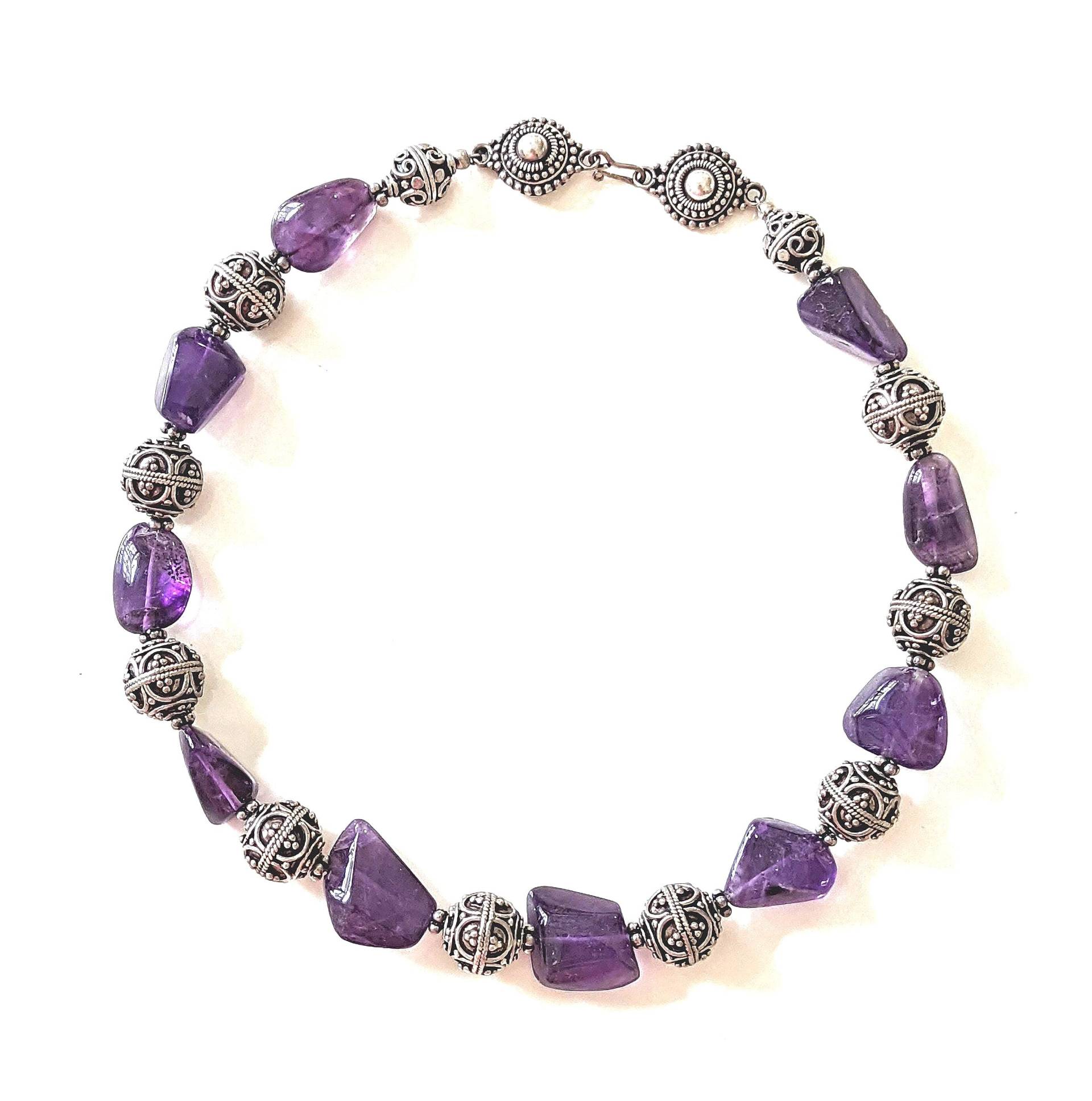 Amethyst Nugget Halskette Mit Bali Silber Perlen Amethyst Nugget Halskette Mit Bali Silber Perlen von icaru