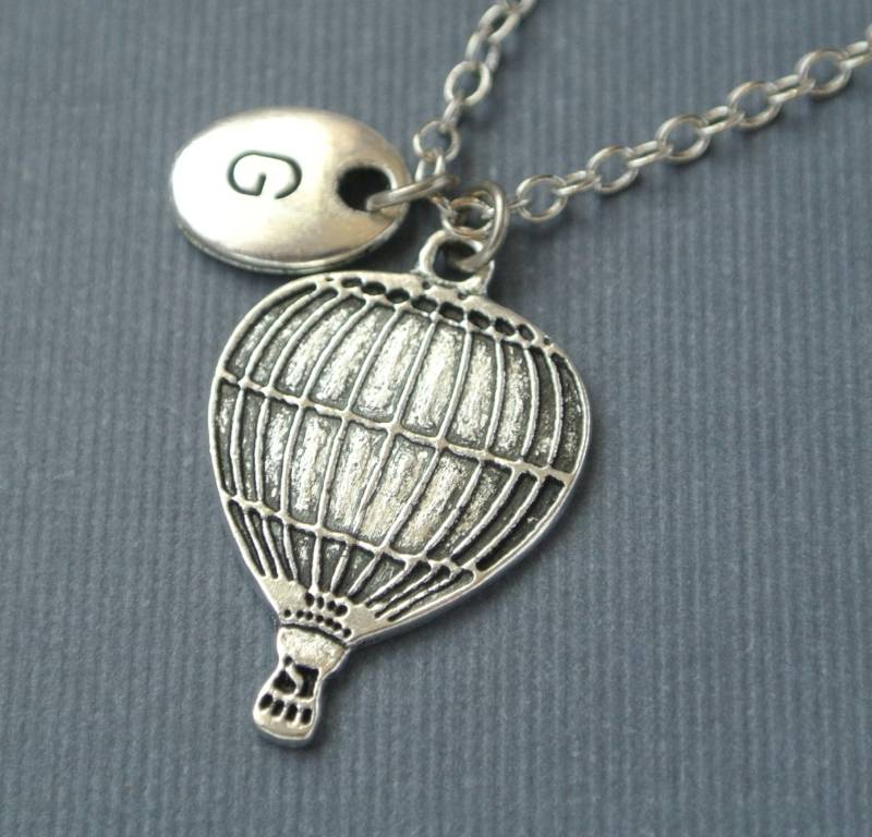 Heißluftballon Halskette-Luftballon Anhänger-Ballon Anhänger-Initiale Halskette-Personalisierte Halskette-Liebe Ist in Der Luft-Reisen-Halskette Heißluftballon Halskette-Luftballon Anhänger-Ballon Anhänger-Initiale Halskette-Personalisierte Halskette-Liebe Ist in Der Luft-Reisen-Halskette von iceblues