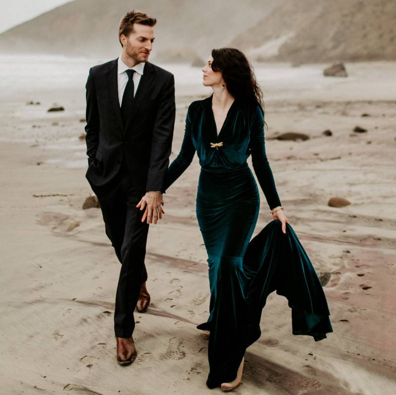 Teal Velvet Meerjungfrau Kleid Langarm-Juwel Ton Hochzeitskleid Teal Velvet Meerjungfrau Kleid Langarm-Juwel Ton Hochzeitskleid von iconoclasp