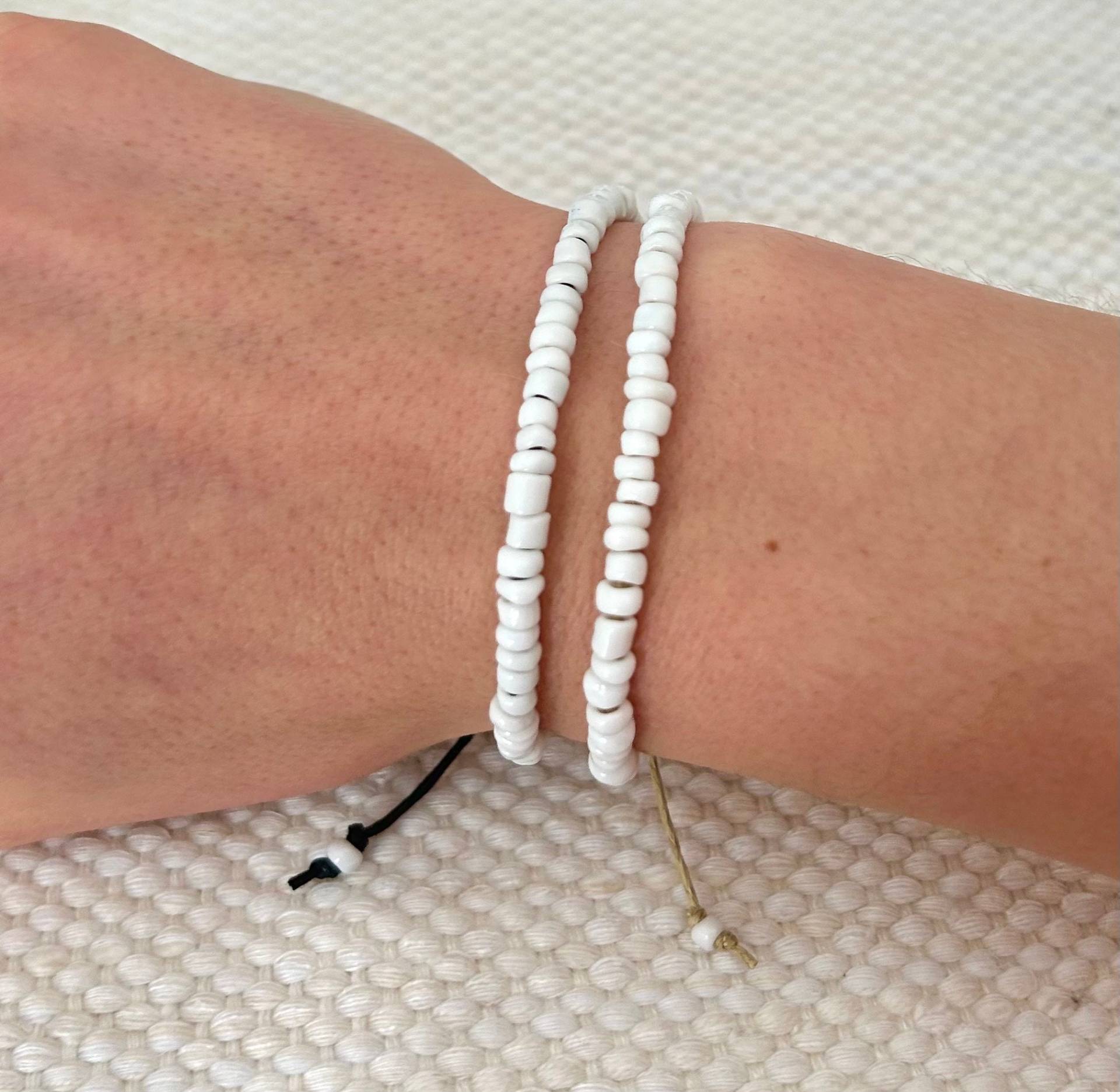 Verstellbares Weißes Perlen Kordel Armband/Handgemachtes Boho Verstellbares Weißes Perlen Kordel Armband/Handgemachtes Boho von idealsimplicity