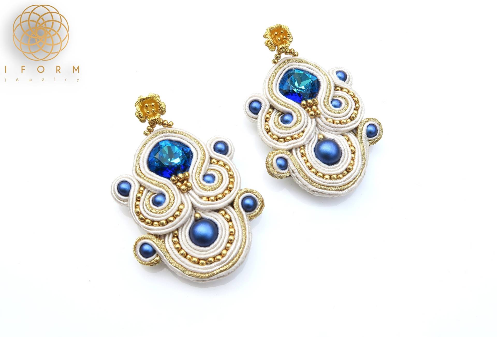 Weiße Und Blaue Soutache Ohrringe. Swarovski Statement Schmuck Weiße Und Blaue Soutache Ohrringe. Swarovski Statement Schmuck von iformjewelry