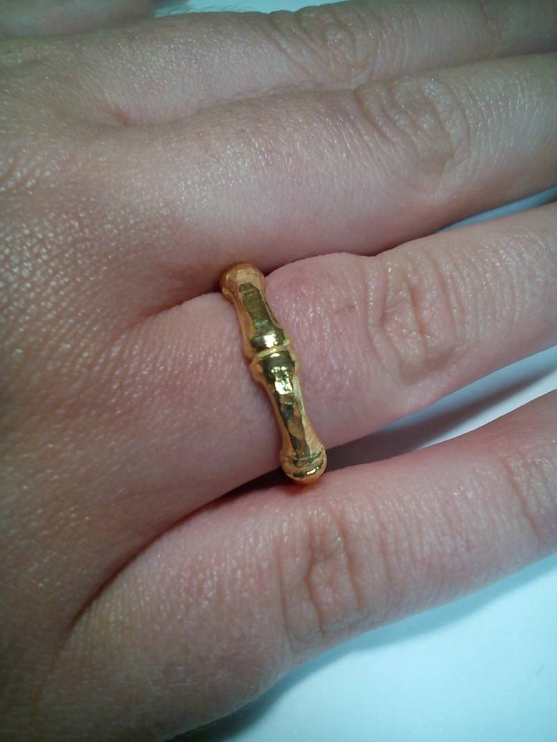 Bambus-Ehering Aus 9 Karat Gold in Drei Farben Rosa, Gelb Und Weiß von igioiellidiperle