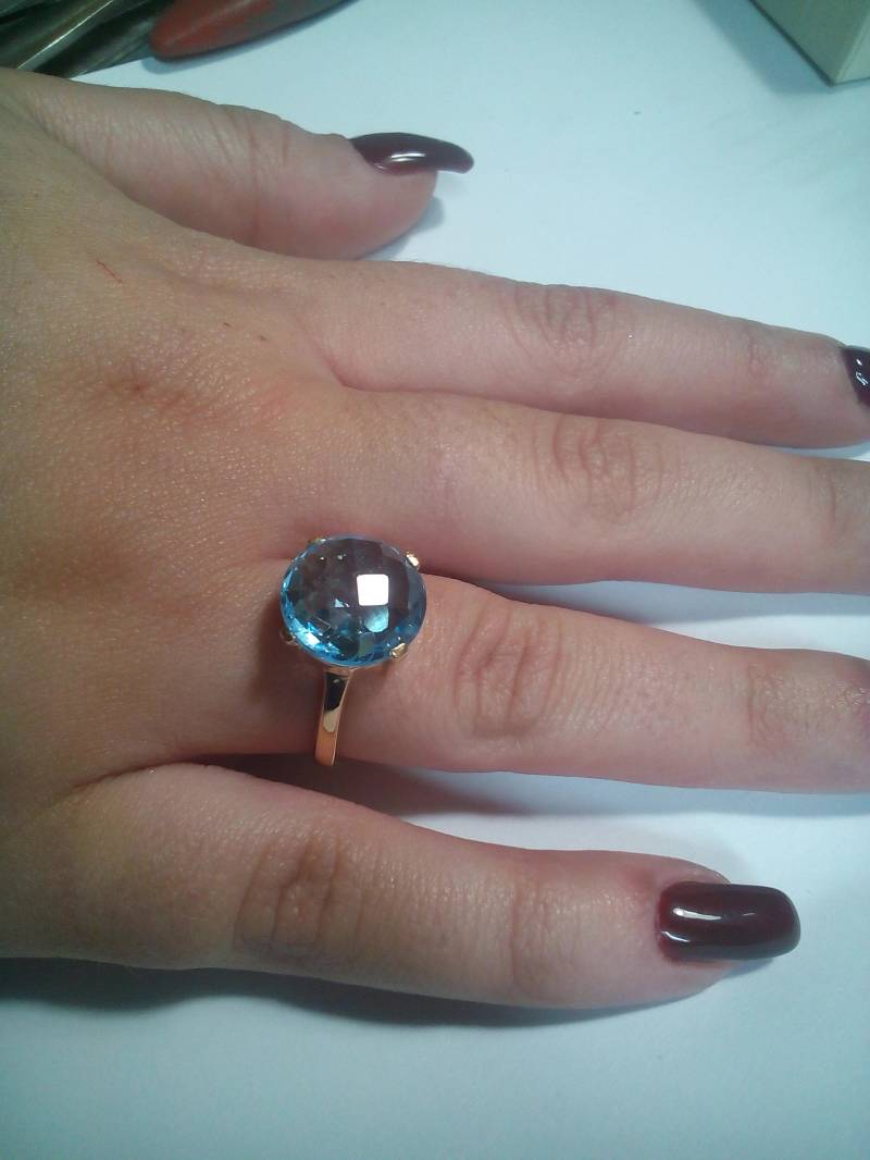 Blautopas-Ring Aus 18 Karat Roségold Blautopas-Ring Aus 18 Karat Roségold von igioiellidiperle