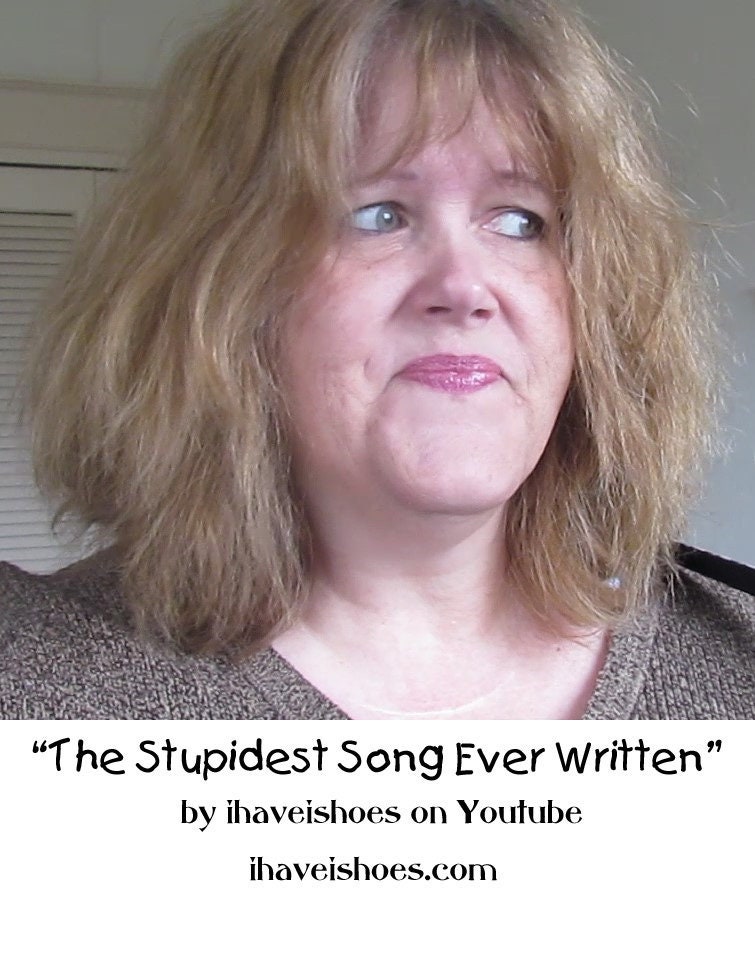 T-Shirts The Stupidest Song Ever Written Offizielles Jugend T-Shirt T-Shirts The Stupidest Song Ever Written Offizielles Jugend T-Shirt von ihaveishoes