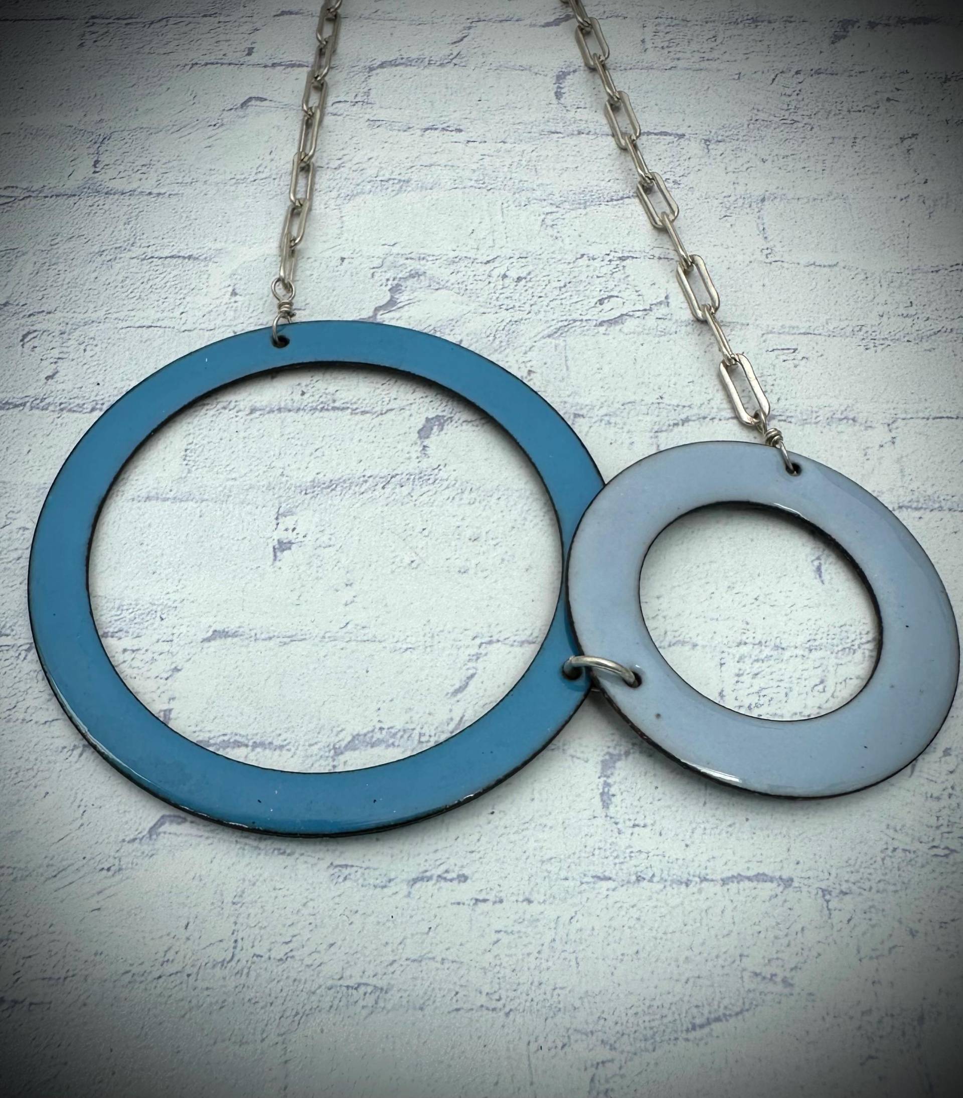 Doppel Emaillierte Waschmaschine Statement Halskette in Blues von ijewelry