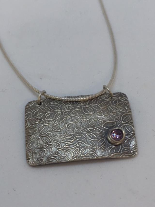 Feine Silber Anhänger Mit Licht Amythest Cz Edelstein von ijewelry