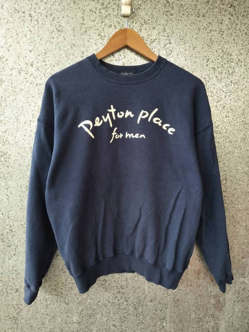 Jahrgang Peyton Place Für Männer Sweatshirt Buchstabieren Crewneck Jahrgang Peyton Place Für Männer Sweatshirt Buchstabieren Crewneck von ikcollections