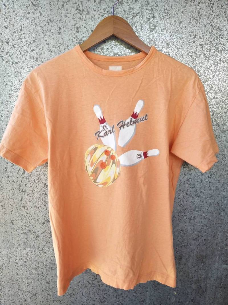 Vintage 90Er Jahre Karl Helmut Bowling T Shirt Rundhals Gemacht in Japan von ikcollections