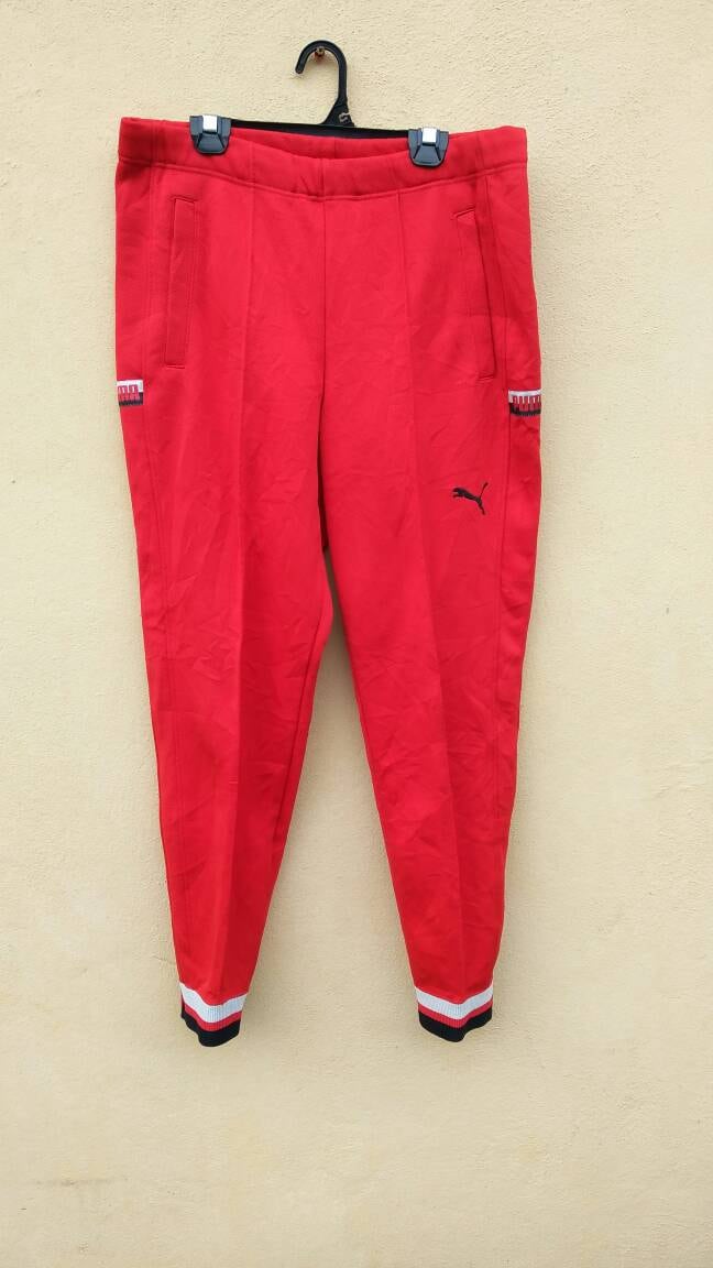 Vintage Puma Jaspo Track Hosen Kleine Logo-stickerei Rote Farbe Unisex-Sportkleidung Vintage Puma Jaspo Track Hosen Kleine Logo-stickerei Rote Farbe Unisex-Sportkleidung von ikcollections