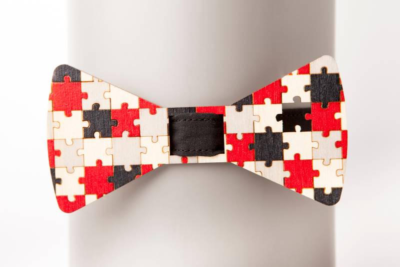 Missing Element Schwarz-Rot-Grau Fliege von iliasdesign18