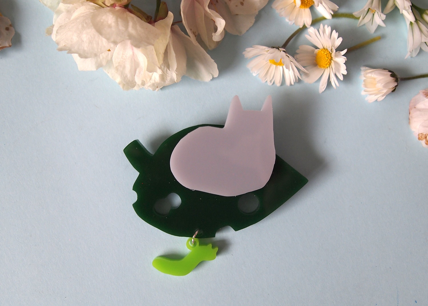 Graue Katzenblatt Brosche Graue Katzenblatt Brosche von ilikeCATSshop