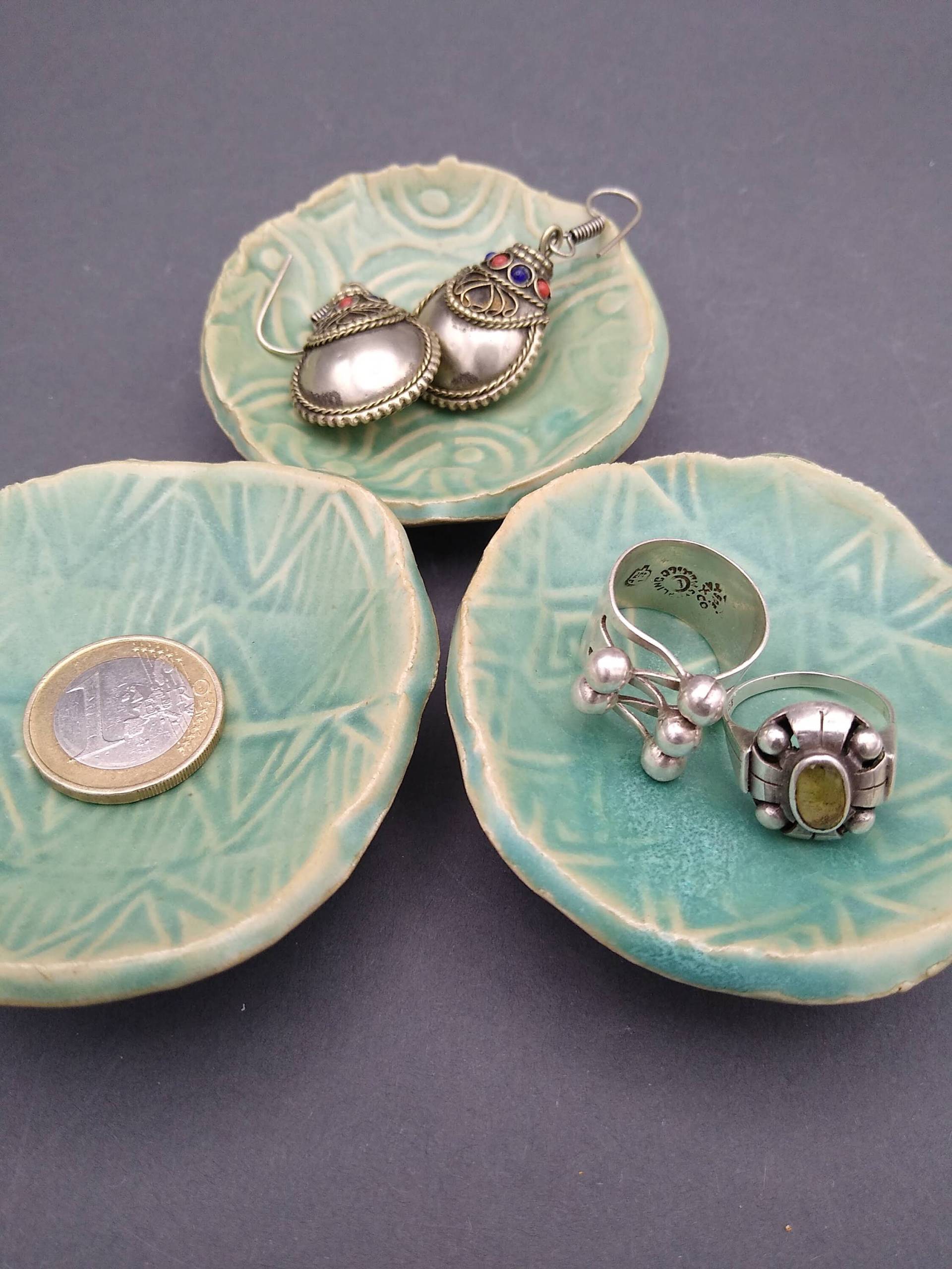 Drei Kleine Keramikschälchen Mit Füsschen Drei Kleine Keramikschälchen Mit Füsschen von ilikeramik