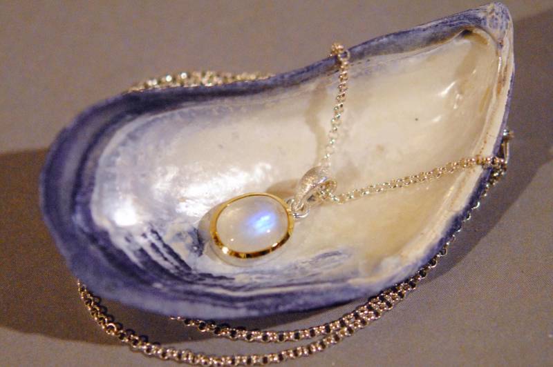 Mondstein-Anhänger, 925 Sterling Silber/Vergoldete Fassung, Anhänger Ohne Kette Mondstein-Anhänger, 925 Sterling Silber/Vergoldete Fassung, Anhänger Ohne Kette von iliosDesignerSchmuck